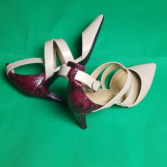 Ladies Leather and Snakeskin Print Pumps - Picture 3 of 8